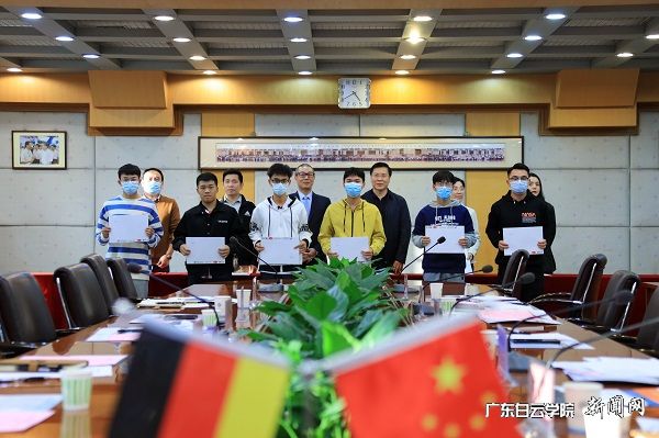 v2veo4Oe_jw0qIbtpYyPL4UPg4-iL4-8LSbw62A8c&oid=2103874463&tid=1341&nid=253241&e= Óë»áÏòµ¼ÎªÍ¬ÑâÃǽÒÏþԤ¼ȡ֪ͨÊé.jpg