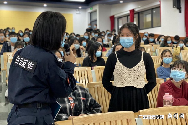 virtual_attach_file.vsb?afc=CLz6Q7nR-8n7LPnqmrVM87Pol-PnRGp8M8lboRCZozWfoz70gihFp2hmCIa0LSy8UYyPn1yYLm6fM8-DMRliozT2LR-8LRAknR6kL8-iMzMFM47YnRG4LRfFLm6fnNLJqjfjo4OeosXEgDTJQty0LzL8LSyYMzL8Mz7Jqdvnx&oid=2103874463&tid=1341&nid=253451&e= 现场互动.jpg