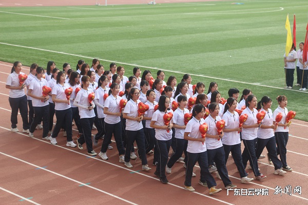 virtual_attach_file.vsb?afc=CoRTQkL7-aL7UiMqmUbUz7aLNLDLmUp8Um-4MzLso7MRozL0gihFp2hmCIa0U1yboSyioSybM4GYLmrVMm7YnzL8o7LZLR94nRNYMNCsnzQFMzCZL7lanzTFLNn7LNLJqjfjo4OeosXEgDTJQty0LzL8LSyYMzLiMR7Jqdvnx&oid=2103874463&tid=1341&nid=253541&e= 工商治理学院方阵.jpg