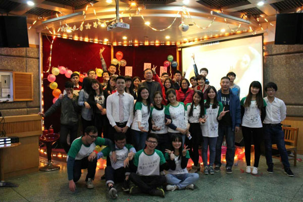 ÊܱíÑïµÄÈ«ÌåÖ°Ô±ºÏÓ° ÊܱíÑïµÄÈ«ÌåÖ°Ô±ºÏÓ°