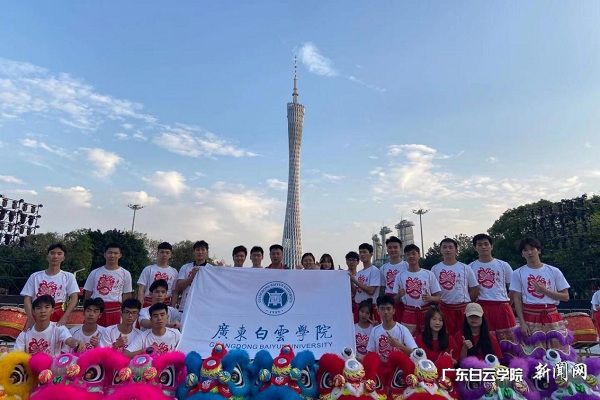 v2veo4Oe_jw0qIbtpYyPL4UPg4-iLR7PLSbw62q8c&oid=2103874463&tid=1341&nid=250111&e= 合影留念.jpg