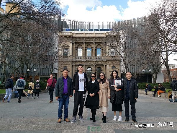 virtual_attach_file.vsb?afc=JLNV07M77Poll4MalL4nmn7M8LYU8VPRolr7U4UiMz7YnzN0gihFp2hmCIa0MYhfU1yZU1yPnmlaMNnfnRV2nRCYnN7bM4UYLm7bn7CbnzAFn77ZUlr7L4MFLzlsLR9Jqjfjo4OeosXEgDTJQty0LzL8LSyPL4LiMz7JqdYnx&oid=2103874463&tid=1341&nid=133551&e= ²Î·ÃÄ«¶û±¾´óѧʱÔÚÉè¼ÆÑ§ÔºÇ°ÁôÓ°.jpg