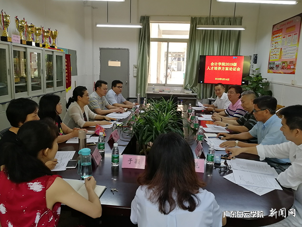 virtual_attach_file.vsb?afc=MolUoYMmUbLmQfnuNUbLmCsMzf7L7QUVUzARUNMknmrfMlU0gihFp2hmCIa0n1yankhfM1yiUzNPL4MVLmL4UlUYnm6Vnz-YLz-8MlC4MmrFMRCDoz-4L7QFMNMRU8lJv2bjo4OeosXEgDTJQty0LzLiLSyPM4CYMm7Jqdnnx&oid=2103874463&tid=1351&nid=176261&e= ÂÛÖ¤»áÏÖ³¡.png