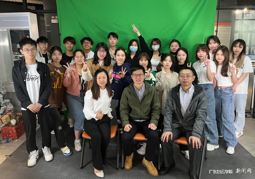 Ö±²¥»î¶¯¿¢ÊºóºÏÓ°.png Ö±²¥»î¶¯¿¢ÊºóºÏÓ°.png