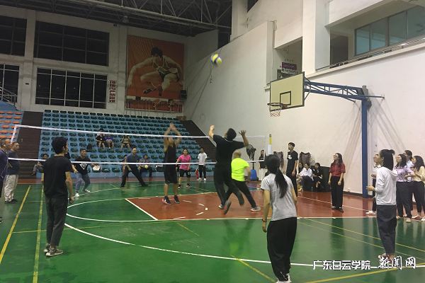 virtual_attach_file.vsb?afc=QLlCqinR6RMN-ZnplUaL7UaLmf2LRQvVUmvZnRW2nzNsLlC0gihFp2hmCIa0UShknSyYU1yYozG4UmfVU4rVLlC4MRLPMRr7n77PUm-iL8WFo7-PUmvZMRQFMm-PnzvJv2bjo4OeosXEgDTJQty0LzL8LSyYMzLsoR7Jqd6nx&oid=2103874463&tid=1341&nid=253781&e= 西校区角逐现场.png