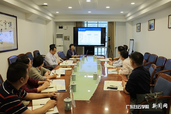 virtual_attach_file.vsb?afc=QMN7q8M87aLRNPUpz-iMRV2Lmv8oRNvinRvPnzM7LzGZMRC0gihFp2hmCIa0M1yPLky4USyYnmWVoz62L7l4LzfRUN78Uln2nNL4MRUZM8rFnm9bMR9PM4TFLmCDnl-Jqjfjo4OeosXEgDTJQty0LzL8LSyYMzLsoz7Jqd6nx&oid=2103874463&tid=1341&nid=253791&e= 1.吴立平副校长汇报事情.jpg