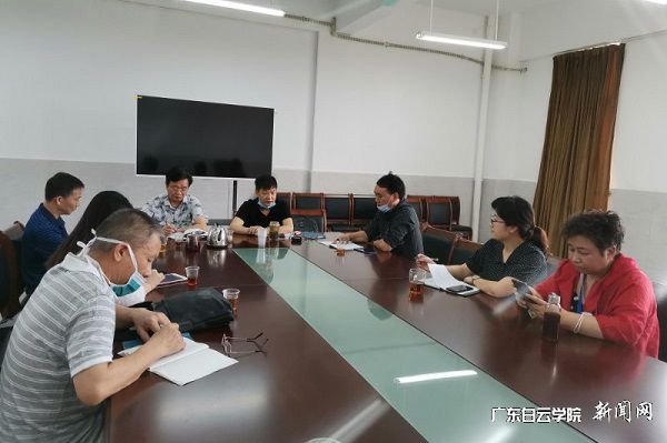 v2veo4Oe_jw0qIbtpYyPL4UPg4-iMmvZLSbw6268c&oid=2103874463&tid=1341&nid=256781&e= 工商治理学院聚会现场.jpg