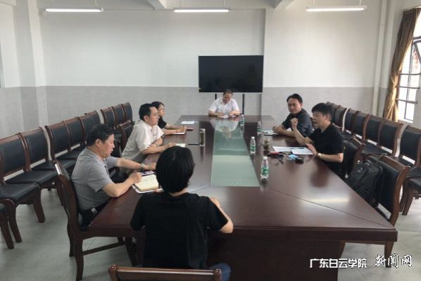 v2veo4Oe_jw0qIbtpYyPL4UPg4-iMmvZLSbw6268c&oid=2103874463&tid=1341&nid=256781&e= 应用经济学院聚会现场.jpg