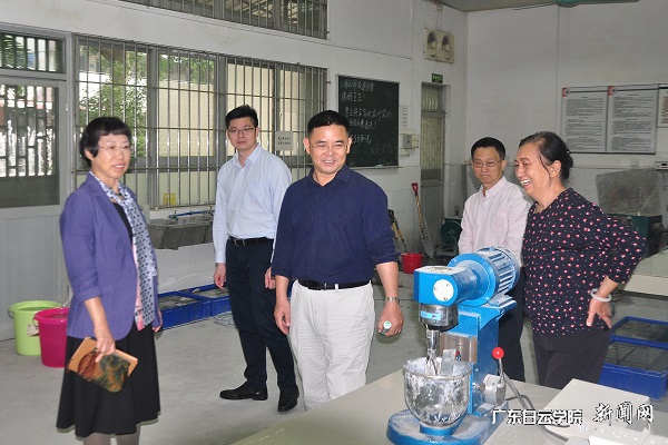 virtual_attach_file.vsb?afc=QnzWqkLzU4LzUinpmv4ozV7LNCDMRGvYnNUPM7QVolWkM7l0gihFp2hmCIa0MSysUYhkUYyiUN7sUm-4L8VRM8rfLmMfnNnVLl7bMmN8MNMFnz7bUmGDUzfFLNMkU4lJqjfjo4OeosXEgDTJQty0LzL8LSyYMzLsoz7Jqd6nx&oid=2103874463&tid=1341&nid=253791&e= 2.1检查组一行检查实验室.JPG