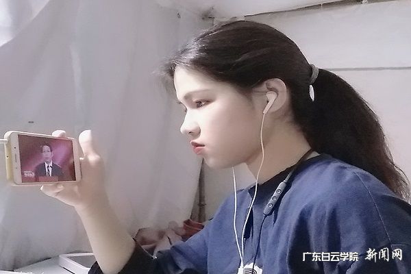 v2veo4Oe_jw0qIbtpYyPL4UPg4-iM4v4LSbw62I8c&oid=2103874463&tid=1341&nid=257731&e= 2019¼¶Ó¢Óï13°àÀîÐãÔÆÍ¬ÑâÕýÔÚÈÏÕæÑ§Ï°Ë¼Õþ¿¹Òß´ó¿Î.jpg