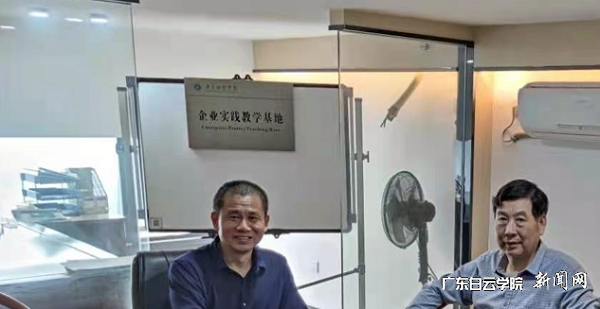 virtual_attach_file.vsb?afc=UMmvniU87sM7-YMS8UPUNV2UmV2LzlzDMlWkM878nRf2Ml70gihFp2hmCIa0M1ysMSysnkyDMNMkM7nfn7UDU8W7M8LZoz74o77YM8C4nlnFL4NDLm9DnRTFL4UiLR7Jv2bjo4OeosXEgDTJQty0LzL8LSyYMz7aMm7Jqdlnx&oid=2103874463&tid=1341&nid=251061&e= 院长杨新荣教授与孙绍平总司理洽谈.png