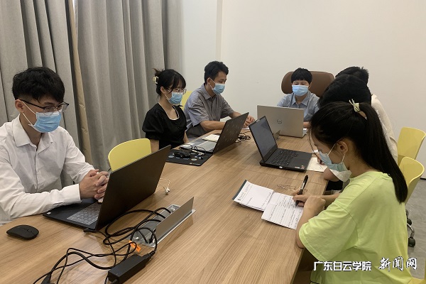 virtual_attach_file.vsb?afc=VLmV27nRCYMN7aMdNrRoR-aMmvDUmQ-7oR-YMNM2Mz-aLR-0gihFp2hmCIa0LYh2M1y8U1yDMN-DMRLso7nkM7-8olVVL47iL4VRMR7YMmrFUlVkLzf7LmfFLmvYnm-Jqjfjo4OeosXEgDTJQty0LzL8LSyYMRNPLz7JqdWnx&oid=2103874463&tid=1341&nid=249111&e= 北区汇报现场3.jpg