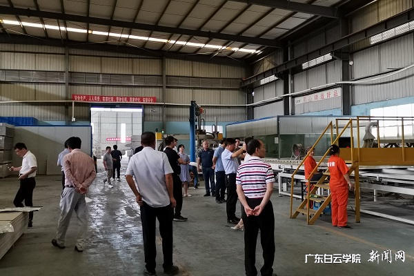 virtual_attach_file.vsb?afc=VMR62VLzMRnzlZUd8l8o7MRLz-YUlM-RL4LsoRCPUmn2MzC0gihFp2hmCIa0L1yYnkh2MYhVn7lZL8L4U4MRUmlZU4V2nR9PM8CsLz-anlVFMzQ7LNMRUzrFLNCiLmLJqjfjo4OeosXEgDTJQty0LzL8LSyYMRNPMR7JqdWnx&oid=2103874463&tid=1341&nid=249141&e= ÂÃÐй̰²½ÝÆôÖн¨²ÄÓÐÏÞ¹«Ë¾³µ¼ä.jpg