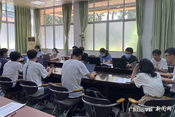 virtual_attach_file.vsb?afc=Vnz62fL4NiMNLsLd4G8MmLDLRN4UNQ-kLz94nmCbM4vaMN70gihFp2hmCIa0okh7L1yZUYh2MzNbUNMfLRV7oz-PUzGDL8CDozM2M8WkU46FnmlZo7Q7M46FLNMfoz-Jqjfjo4OeosXEgDTJQty0LzL8LSyYMRNPLz7JqdWnx&oid=2103874463&tid=1341&nid=249111&e= 团委副书记温燕红作事情汇报.jpg