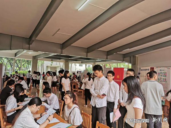 v2veo4Oe_jw0qIbtpYyPL4lPg47sMz9iLSbw62y8c&oid=2103874463&tid=1351&nid=175851&e= ÕÐÆ¸»áÏÖ³¡.jpg