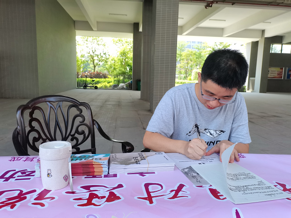 virtual_attach_file.vsb?afc=iUzAD2M4lioRlbUsmLsL7lDLmG8nN7ZPLRrfMzCPU4-boRC0gihFp2hmCIa0LSyYLYybLSy4olrVM49snNW7L7-sLl7aoz9bMRr7Ll7bL46FLRV2nRQ7MzQFM4lZnz9Jv2bjo4OeosXEgDTJQty0LzL8LSyYMRv4Lm7Jqdbnx&oid=2103874463&tid=1341&nid=247321&e= a2e7d21d29b083fbe40e05ef61b22a63.png