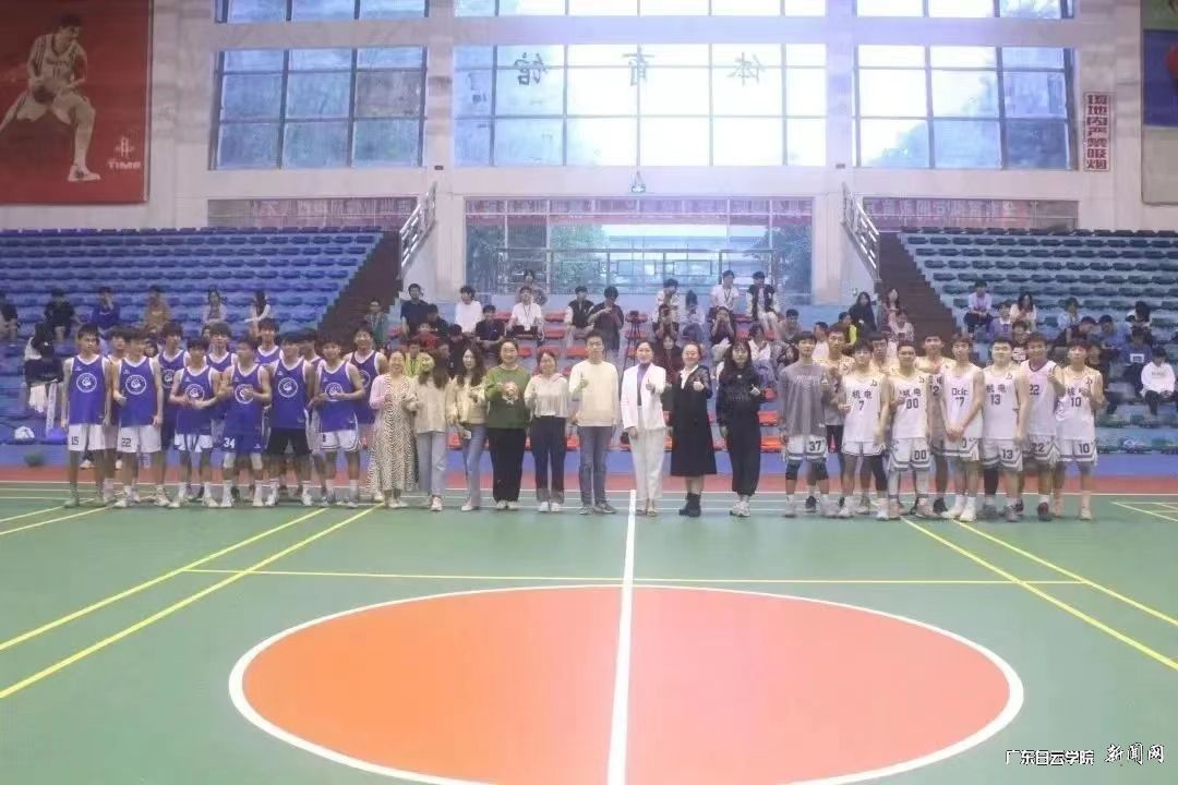 Ïòµ¼ÏÈÉúºÍ²ÎÈü²½¶ÓºÏÓ°ÁôÄî.jpg Ïòµ¼ÏÈÉúºÍ²ÎÈü²½¶ÓºÏÓ°ÁôÄî.jpg