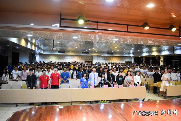 v2veo4Oe_jw0qIbtpYyPL4lPg47sozCiLSbw62C8c&oid=2103874463&tid=1351&nid=179651&e= ´óÊý¾ÝÓëÅÌËã»úѧԺµÚ¶þ½ì°à¼¶·ç·¶Õ¹Ê¾´óÈü¾öÈüÏÖ³¡p.jpg