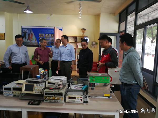 virtual_attach_file.vsb?afc=lnRnrRUNUYoRU8nIzQ7L8-bnzvZLmC5bM7VVL47aUzCYL8l0gihFp2hmCIa0nSyiU1yDMSyDMzQ7M4v8nNWkozfRL8nfU47YMmvDL4-sLR6FLmLsMzNPM4MFMlV2Ul7Jv2bjo4OeosXEgDTJQty0LzLiLSyPM4NiL47JqdCnx&oid=2103874463&tid=1351&nid=179531&e= 广州动福源畜牧装备有限公司一行职员旅行众创空间.png