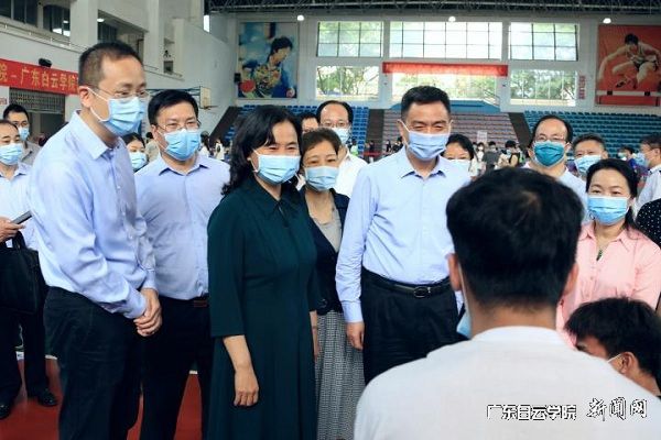 v2veo4Oe_jw0qIbtpYyPL4UPg4-iLRNDLSbw62z8c&oid=2103874463&tid=1341&nid=250961&e= ÓàÑÞºìÊé¼ÇÒ»ÐÐ×ÐϸѯÎÊÏÖ³¡Áô¹ÛѧÉú.jpg