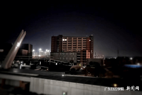 virtual_attach_file.vsb?afc=vnml6DnmCiLzL4M_zU8UmvPL4WfnlLFZozVRMNWkM47Zoz70gihFp2hmCIa0UYh2M1hfM1ysnm9Zo7L8LzUanRf7o7LbL4QVM8L8n7rRL46FLR9YL4W7L7VFLzUPU47Jv2bjo4OeosXEgDTJQty0LzL8LSyYMzLYM47Jqd9nx&oid=2103874463&tid=1341&nid=253271&e= 参赛同砚每晚在致用楼13楼集训.png