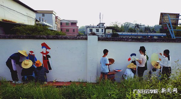 v2veo4Oe_jw0qIbtpYyPL4UPg474L4laLSbw62P8c&oid=2103874463&tid=1341&nid=133501&e= 烈日下举行墙绘.jpg