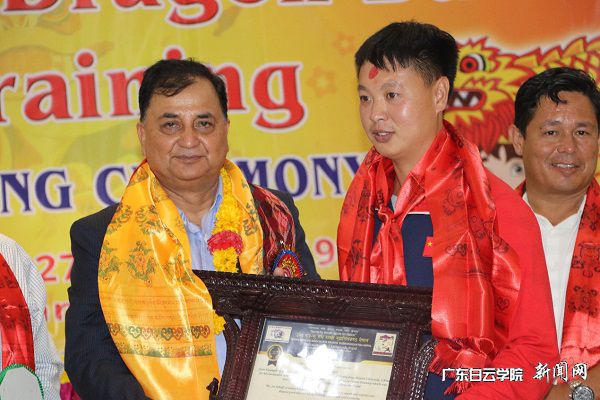 v2veo4Oe_jw0qIbtpYyPL4UPg474L4UDLSbw62P8c&oid=2103874463&tid=1341&nid=133461&e= Äá²´¶û¸±×ÜÀí¼æ¹ú·À²¿³¤²©¿ËÈð¶ûΪÀî¶«±ë°ä½±.jpg